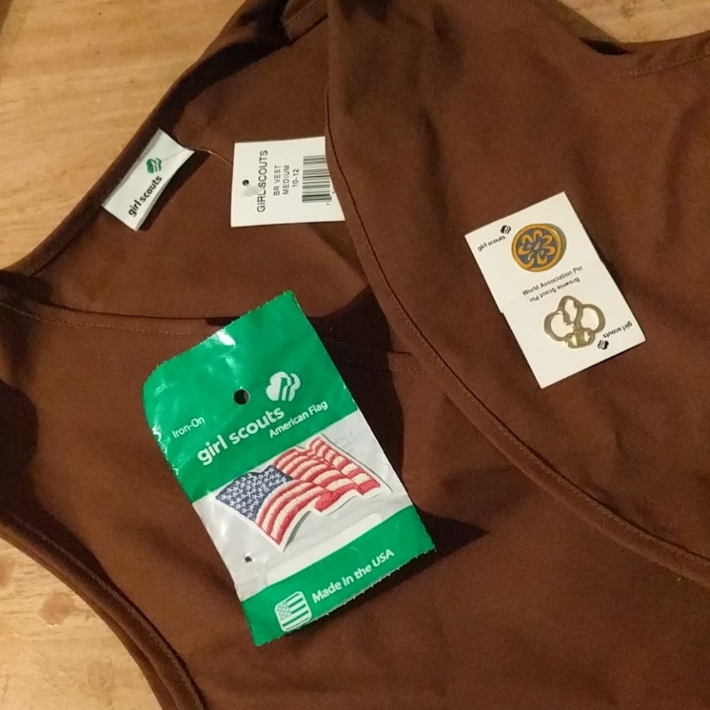 Girls 10/12 girl scout brownie vest